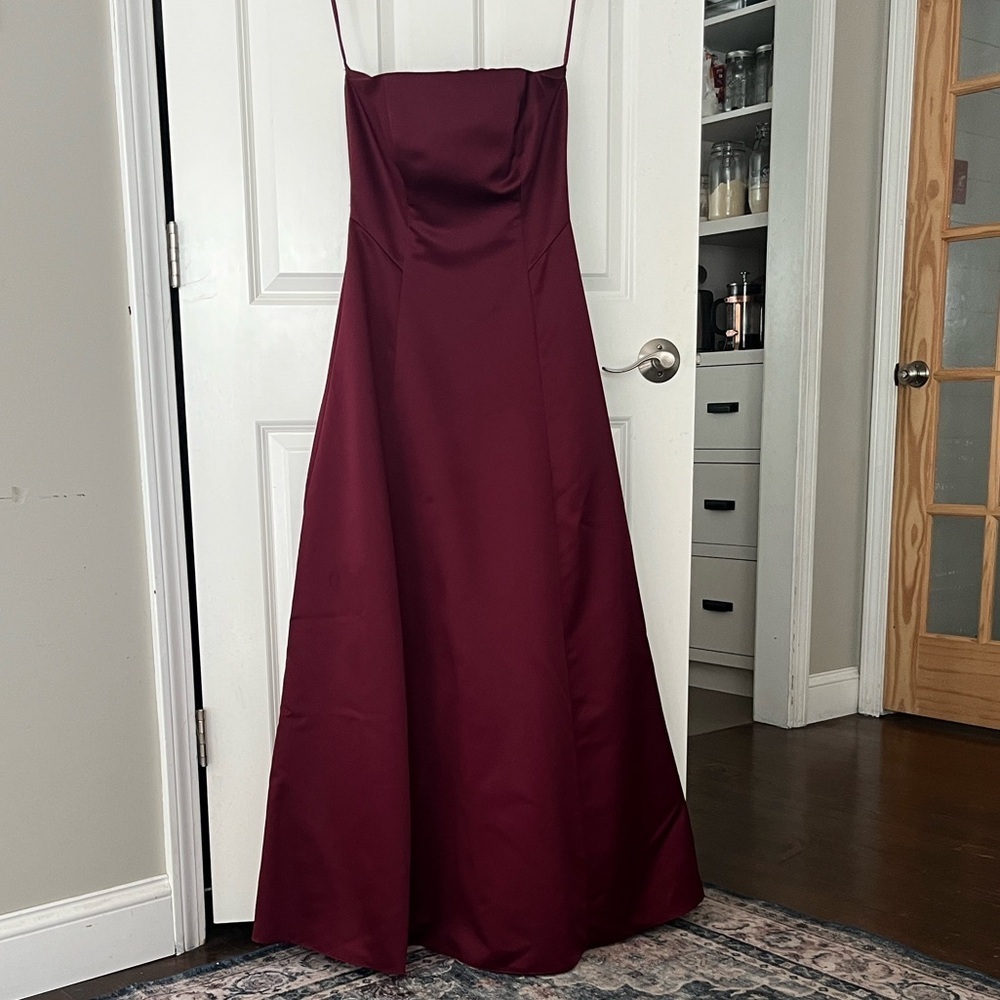 Michaelangelo Strapless Burgundy full length Gown. Bridesmaid, Prom Dress Sz 6